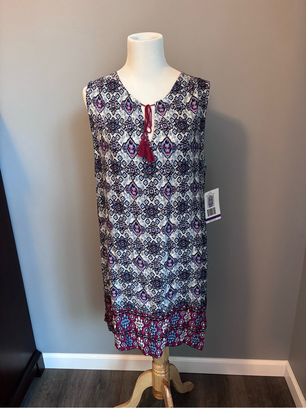 beachlunchlounge Patterned Shift Dress in Blue, burgundy and White NWT